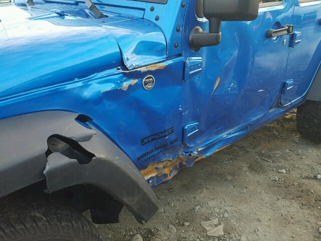 1C4BJWDG0GL120535 - 2016 JEEP WRANGLER U BLUE photo 9