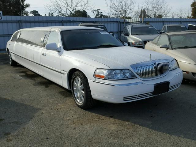 1L1FM81W24Y667012 - 2004 LINCOLN TOWN CAR E WHITE photo 1