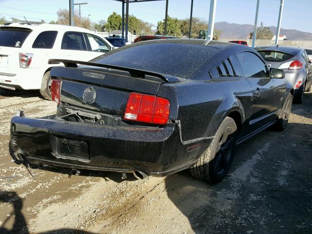 1ZVHT82HX85163052 - 2008 FORD MUSTANG GT BLACK photo 4