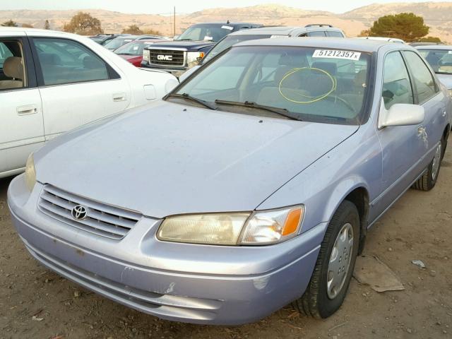 4T1BG22K4WU213903 - 1998 TOYOTA CAMRY CE PURPLE photo 2