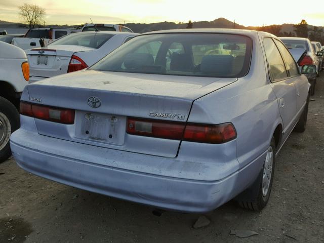 4T1BG22K4WU213903 - 1998 TOYOTA CAMRY CE PURPLE photo 4