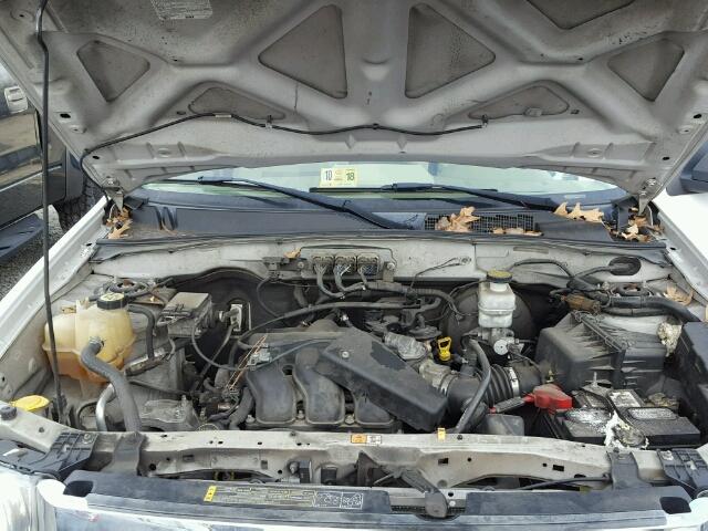 1FMCU93118KA46068 - 2008 FORD ESCAPE XLT WHITE photo 7