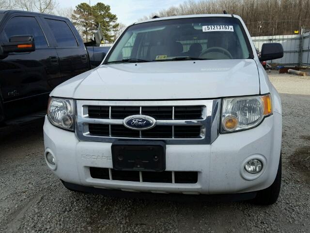 1FMCU93118KA46068 - 2008 FORD ESCAPE XLT WHITE photo 9