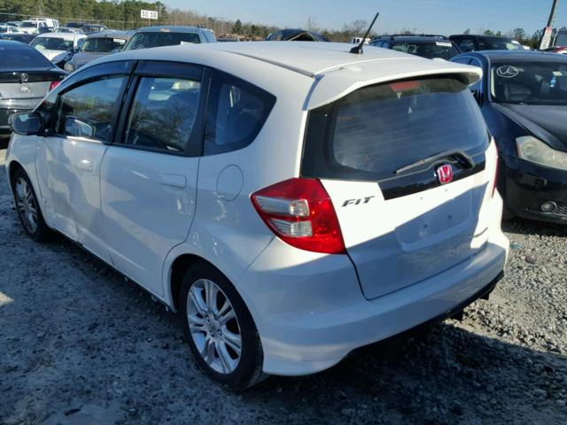 JHMGE88679S006417 - 2009 HONDA FIT SPORT WHITE photo 3