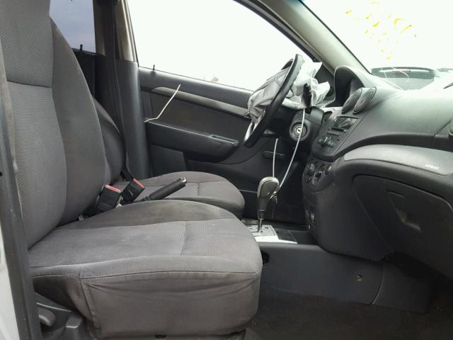 KL1TD5DE5AB090375 - 2010 CHEVROLET AVEO LS SILVER photo 5