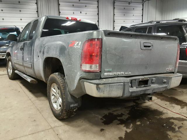 1GTR2VE32BZ181165 - 2011 GMC SIERRA K15 GRAY photo 3