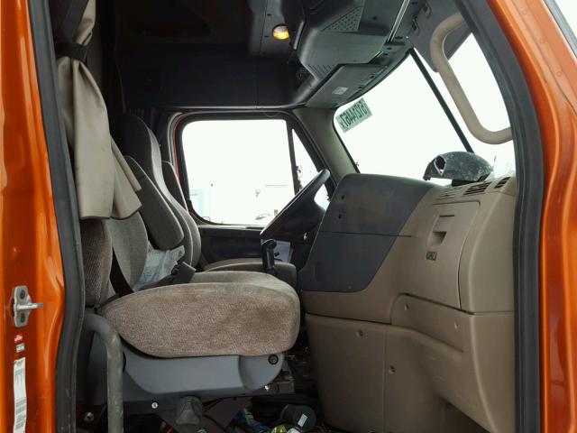 1FUJGLDR8DSBS2783 - 2013 FREIGHTLINER CASCADIA 1 ORANGE photo 5