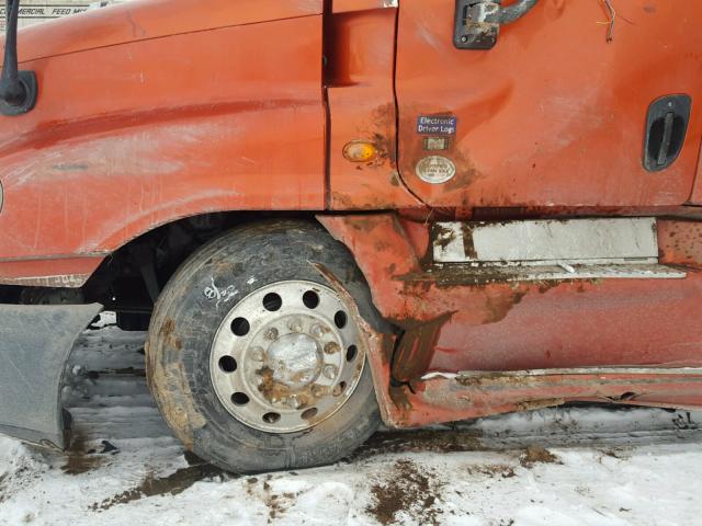 1FUJGLDR8DSBS2783 - 2013 FREIGHTLINER CASCADIA 1 ORANGE photo 9