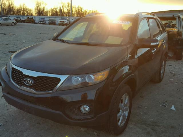 5XYKT3A1XBG126789 - 2011 KIA SORENTO BA BLACK photo 2