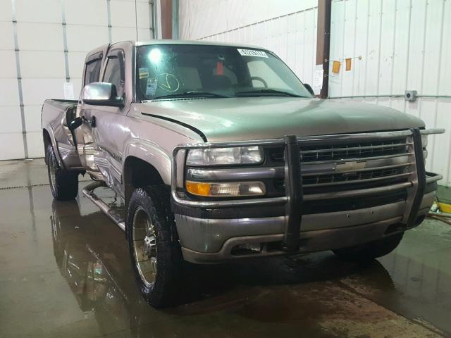 1GCGK13U02F147643 - 2002 CHEVROLET SILVERADO TAN photo 1