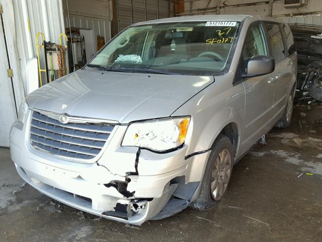 2A4RR4DE2AR103061 - 2010 CHRYSLER TOWN & COU SILVER photo 2