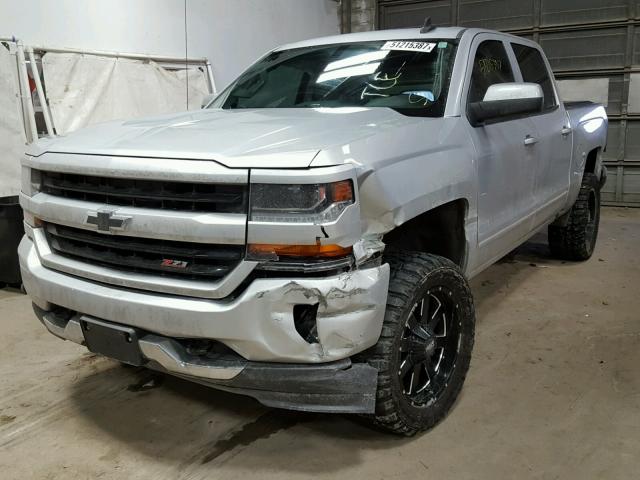 3GCUKREC6GG194607 - 2016 CHEVROLET SILVERADO SILVER photo 2