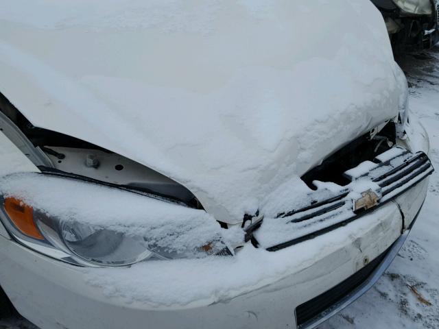 2G1WT57N091194801 - 2009 CHEVROLET IMPALA 1LT WHITE photo 9