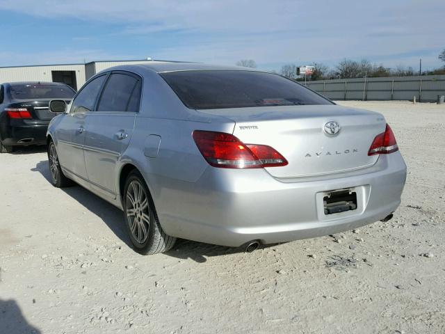 4T1BK36B88U260045 - 2008 TOYOTA AVALON XL SILVER photo 3