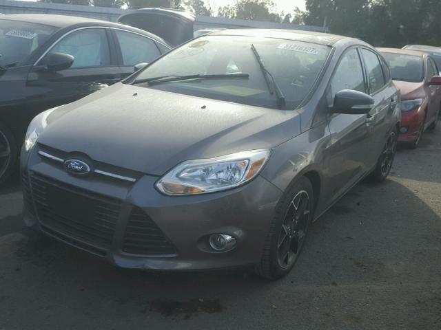 1FADP3K22EL213492 - 2014 FORD FOCUS SE GRAY photo 2