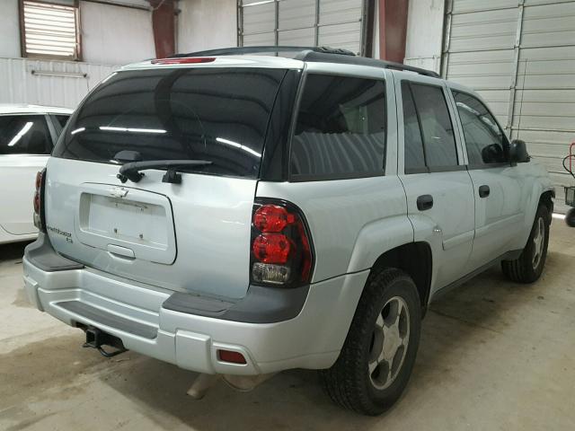 1GNDS13S072244784 - 2007 CHEVROLET TRAILBLAZE SILVER photo 4