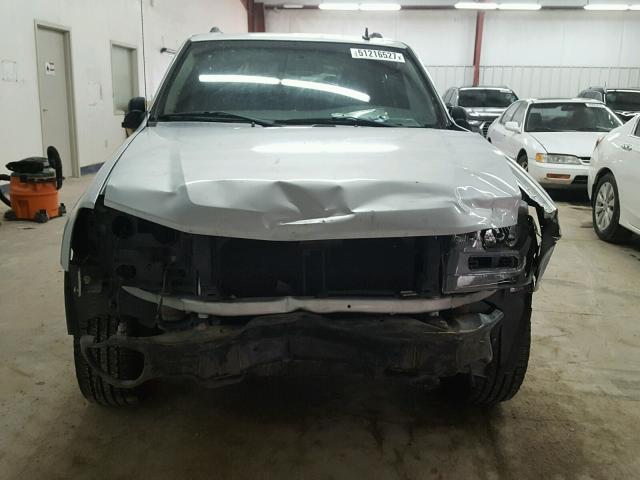 1GNDS13S072244784 - 2007 CHEVROLET TRAILBLAZE SILVER photo 9