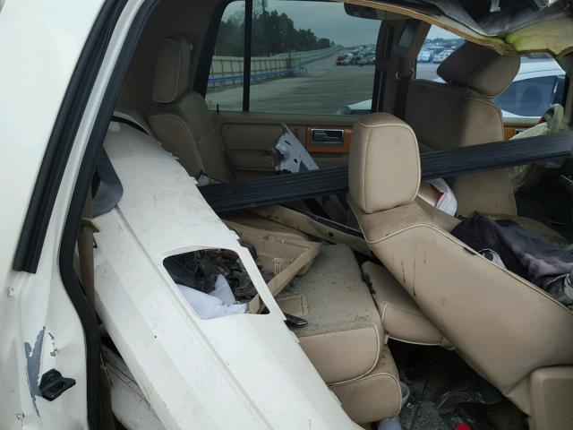 5LMFL27547LJ13546 - 2007 LINCOLN NAVIGATOR თეთრი ფოტო 6