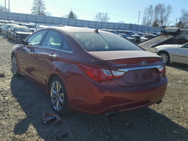 5NPEC4AC9BH242630 - 2011 HYUNDAI SONATA SE RED photo 3