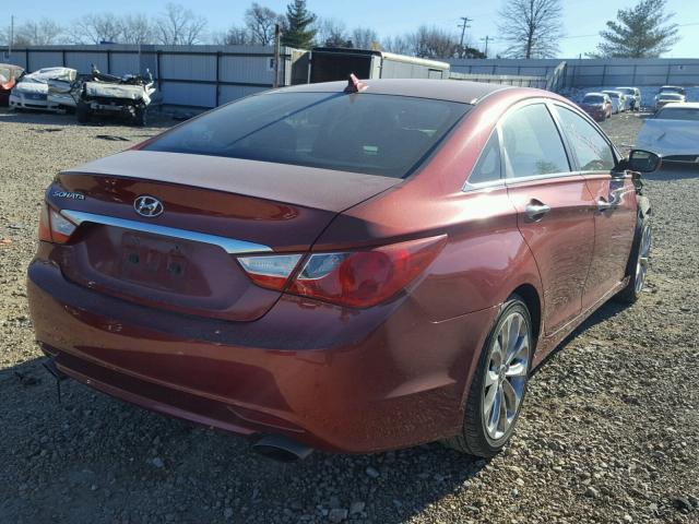 5NPEC4AC9BH242630 - 2011 HYUNDAI SONATA SE RED photo 4