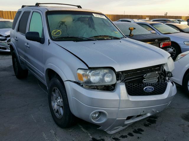 1FMCU04105KE00376 - 2005 FORD ESCAPE LIM SILVER photo 1