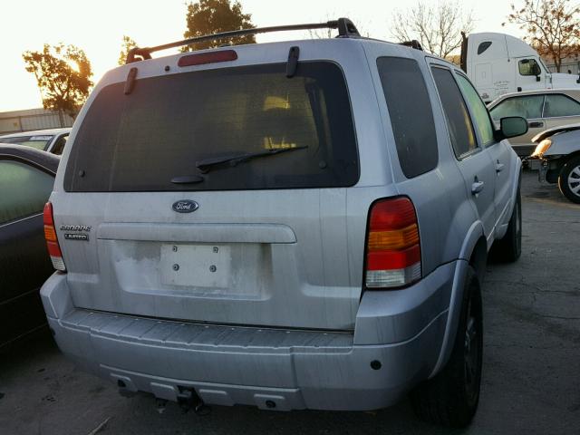 1FMCU04105KE00376 - 2005 FORD ESCAPE LIM SILVER photo 4