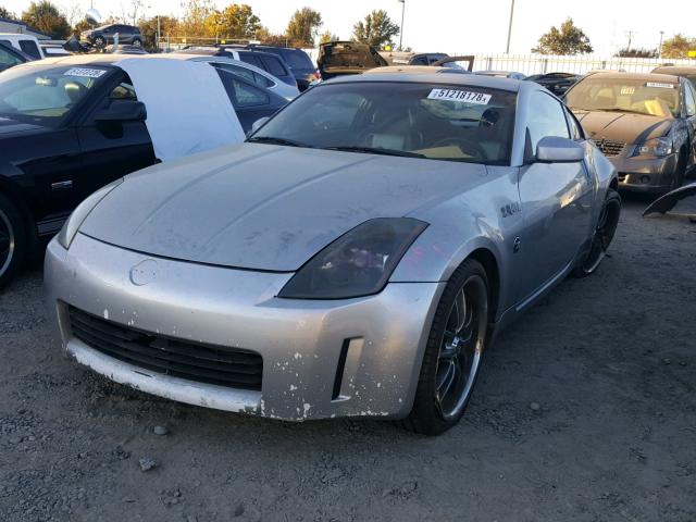 JN1AZ34DX4T163903 - 2004 NISSAN 350Z COUPE SILVER photo 2