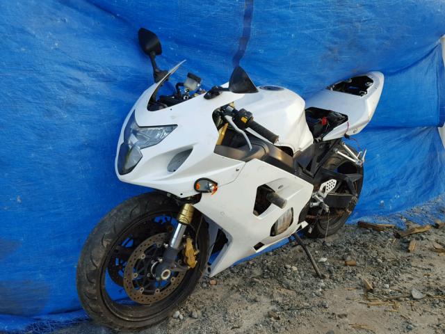 JS1GN7CA442106209 - 2004 SUZUKI GSX-R600 K WHITE photo 2