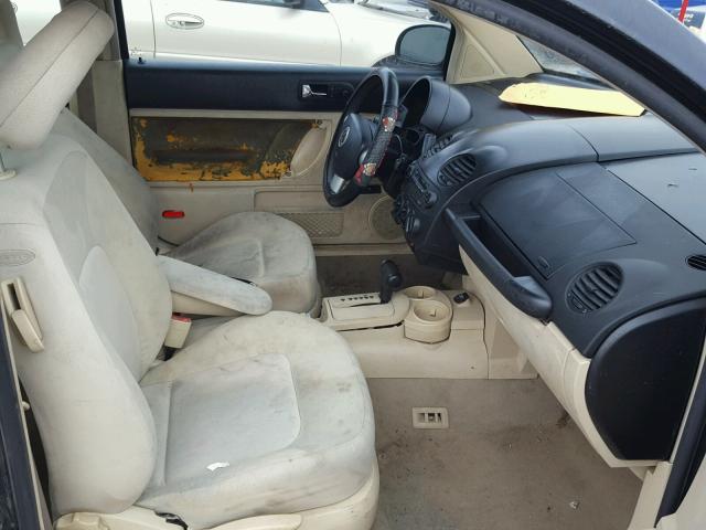 3VWCK21C21M471395 - 2001 VOLKSWAGEN NEW BEETLE 黑色 照片 5