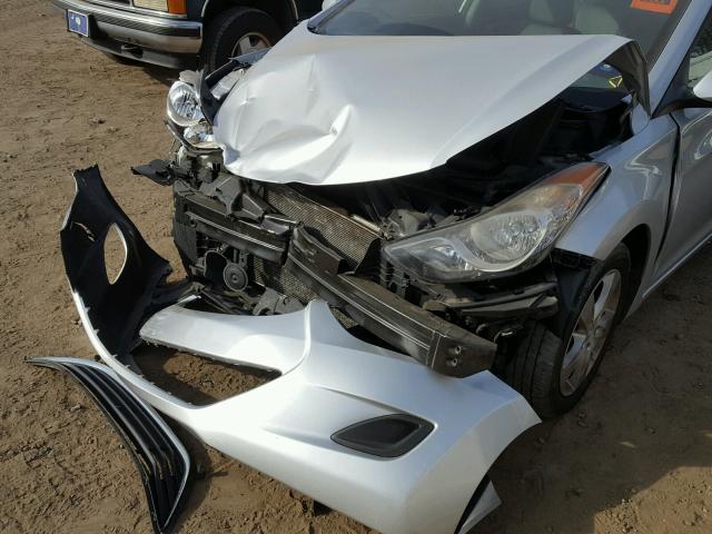 KMHDH4AE9BU124058 - 2011 HYUNDAI ELANTRA GL SILVER photo 9