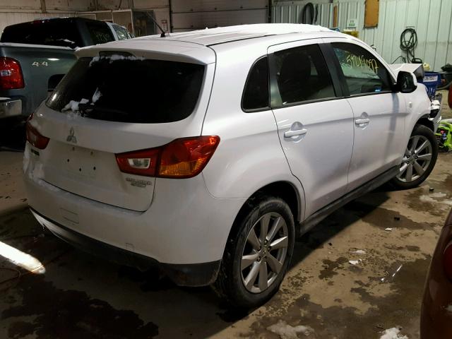 4A4AP3AU9EE018325 - 2014 MITSUBISHI OUTLANDER WHITE photo 4