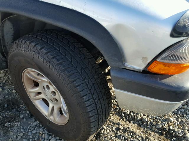 1D7HG38K44S640315 - 2004 DODGE DAKOTA QUA SILVER photo 9