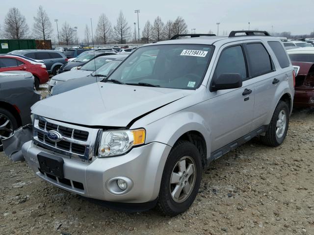 1FMCU0DG3BKC41420 - 2011 FORD ESCAPE XLT SILVER photo 2