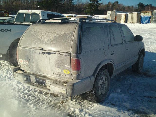 1GNDT13W12K119219 - 2002 CHEVROLET BLAZER BLUE photo 4