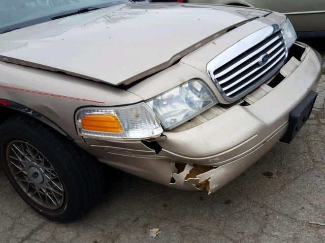 2FAFP74W0WX102556 - 1998 FORD CROWN VICT TAN photo 9