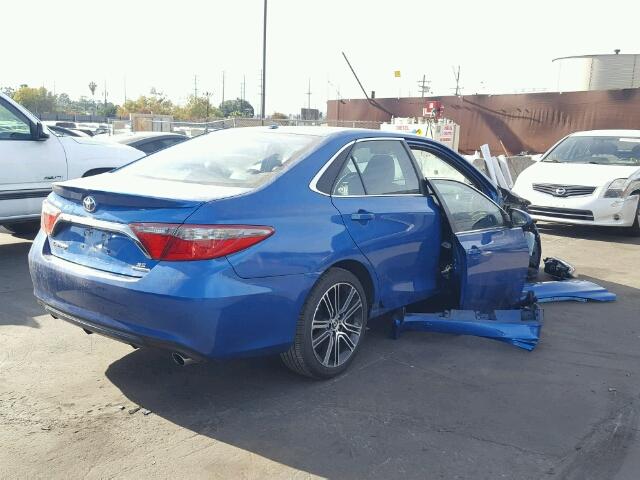 4T1BF1FK8GU533556 - 2016 TOYOTA CAMRY LE BLUE photo 4