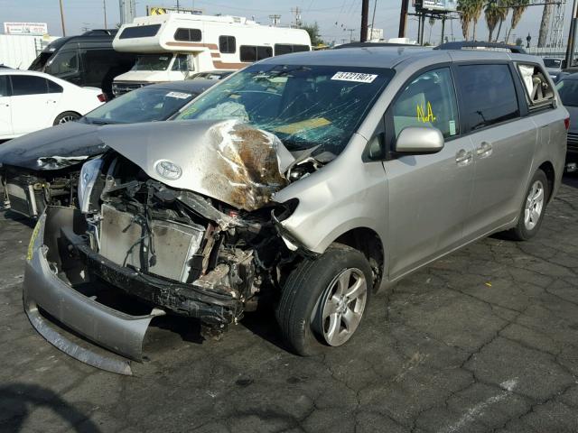 5TDKK3DC7FS532666 - 2015 TOYOTA SIENNA LE BEIGE photo 2