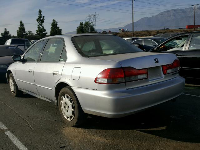 3HGCG665X2G702504 - 2002 HONDA ACCORD LX SILVER photo 3