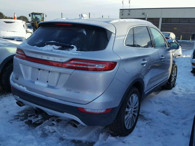 5LMTJ3DH8HUL12284 - 2017 LINCOLN MKC RESERV SILVER photo 4