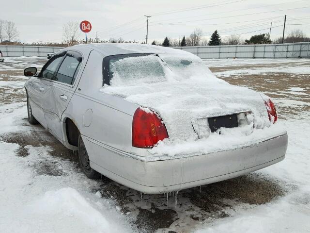 1LNFM83W0XY601560 - 1999 LINCOLN TOWN CAR C SILVER photo 3