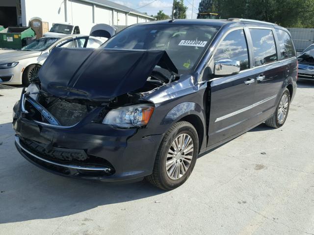 2A4RR6DG0BR610992 - 2011 CHRYSLER TOWN & COU BLUE photo 2