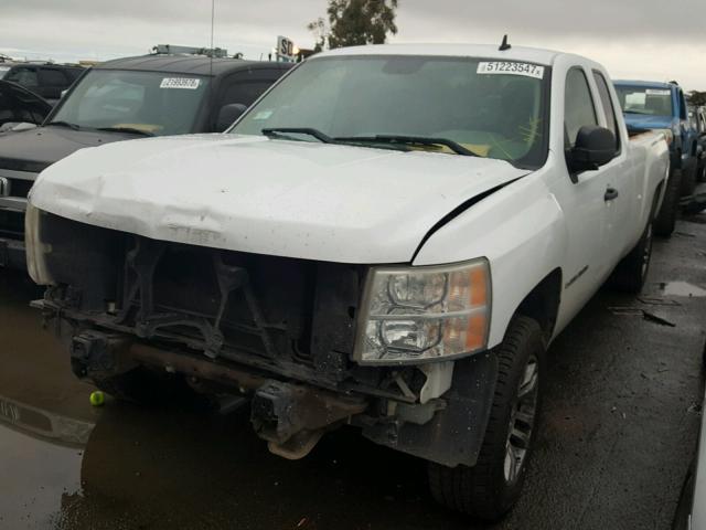 1GCEC19JX8E105271 - 2008 CHEVROLET SILVERADO WHITE photo 2