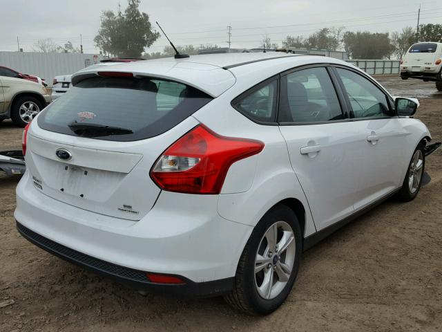 1FADP3K29EL225283 - 2014 FORD FOCUS SE WHITE photo 4