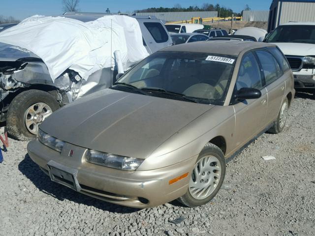 1G8ZK8276WZ177810 - 1998 SATURN SW2 GOLD photo 2