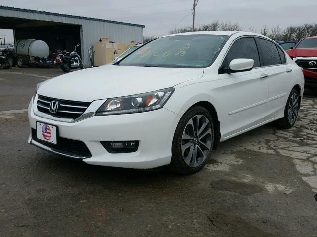 1HGCR2F56EA212177 - 2014 HONDA ACCORD SPO WHITE photo 2