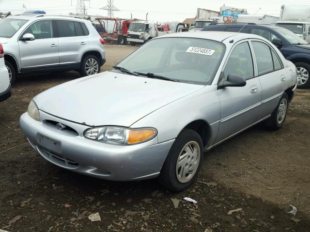 1FAFP13PXXW138517 - 1999 FORD ESCORT SE SILVER photo 2