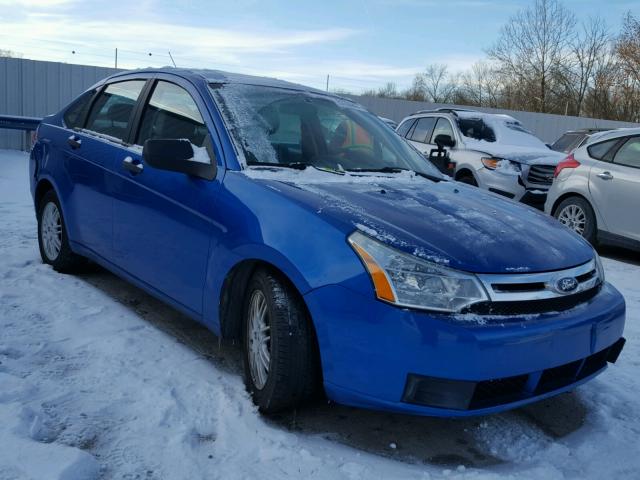 1FAHP3FN3AW295411 - 2010 FORD FOCUS SE BLUE photo 1