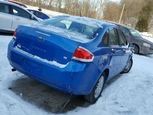 1FAHP3FN3AW295411 - 2010 FORD FOCUS SE BLUE photo 4