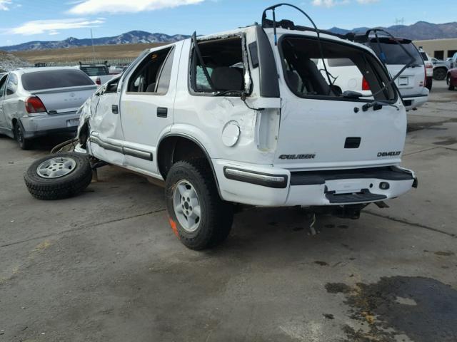 1GNDT13W5W2128284 - 1998 CHEVROLET BLAZER WHITE photo 3