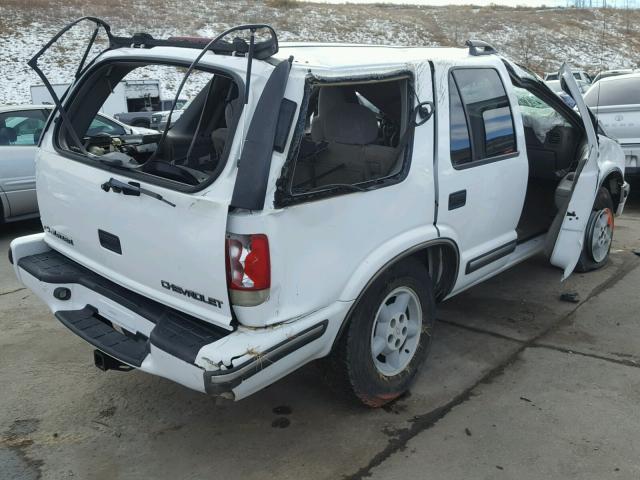 1GNDT13W5W2128284 - 1998 CHEVROLET BLAZER WHITE photo 4